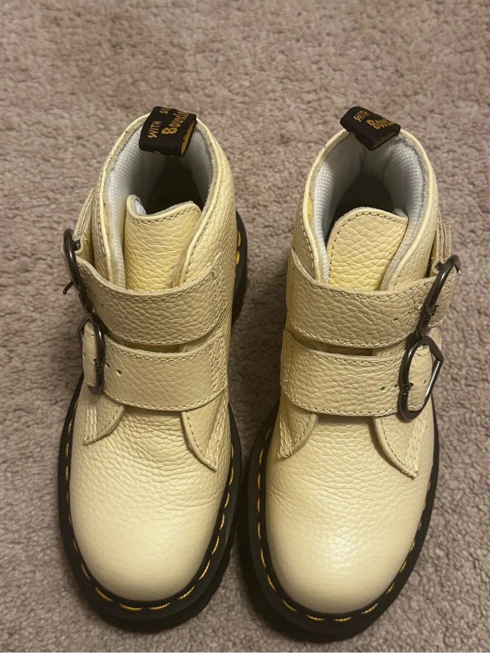 Dr. Martens Devon Heart Leather Platform Boots size 5